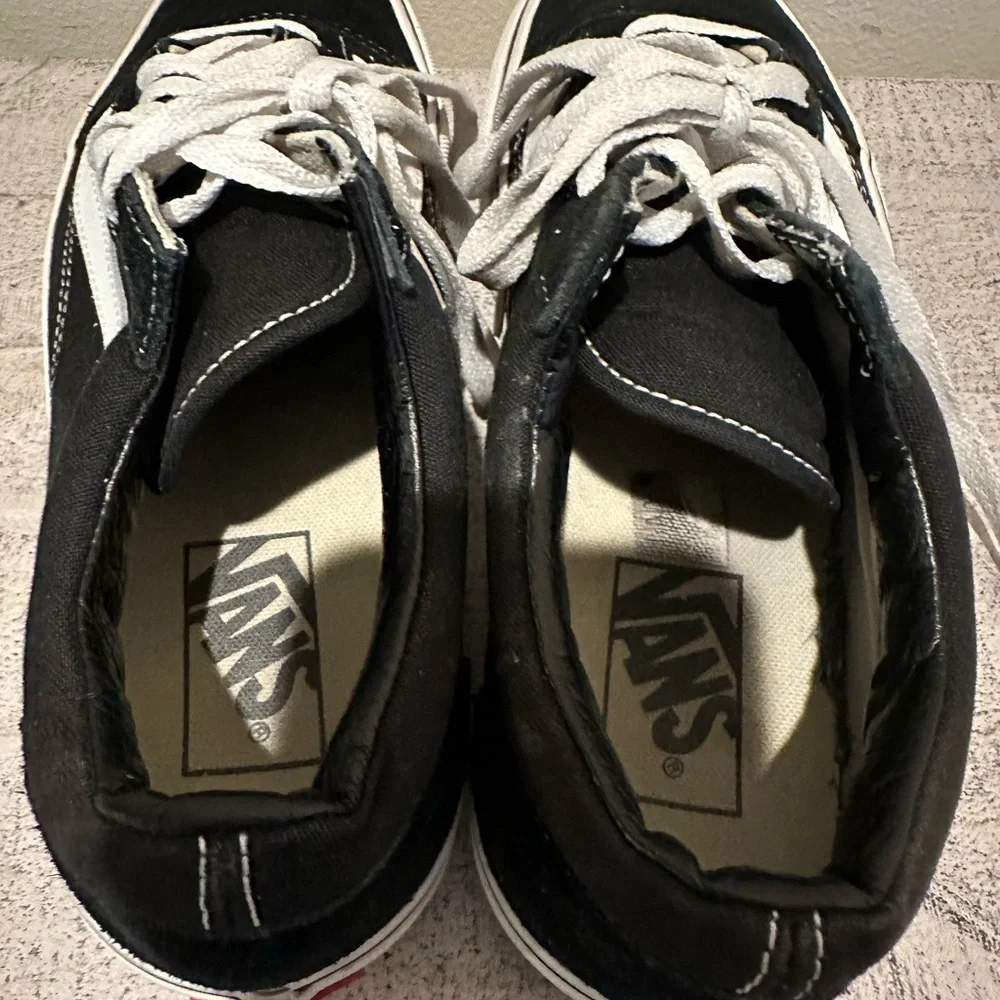 Vans Men's Old Skool Black and White Unisex Sneakers